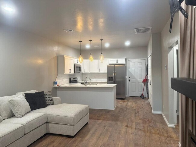 Foto del edificio - 1810 3rd St