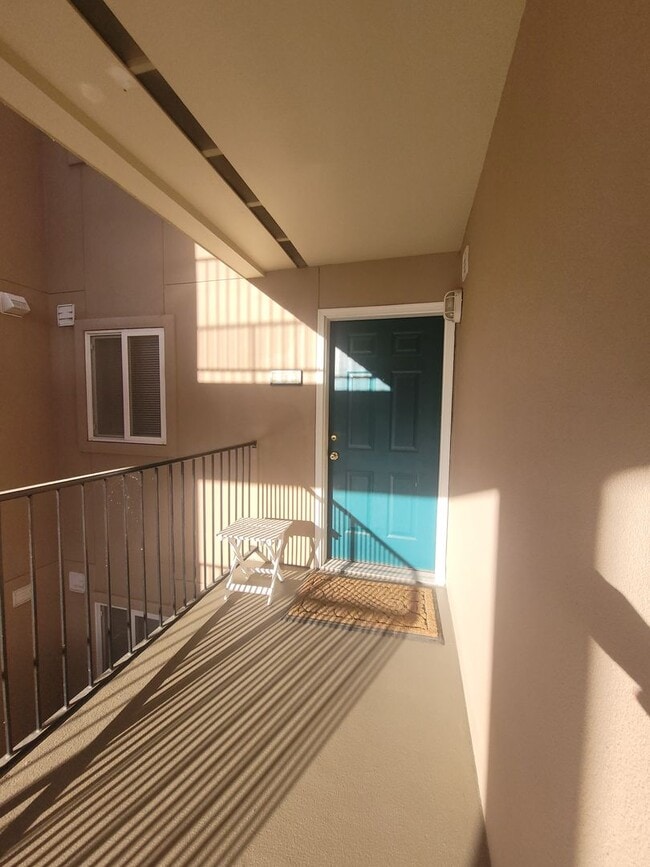 Building Photo - Waterfront Condo