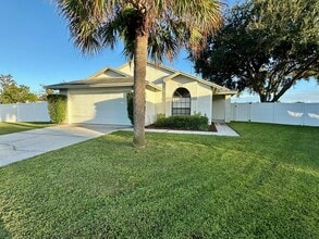 Building Photo - 5200 Lonesome Dove Dr