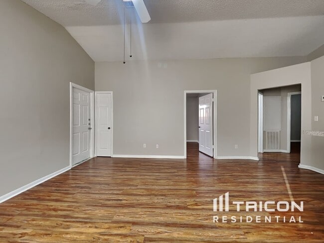 Building Photo - 3142 Boynton Dr