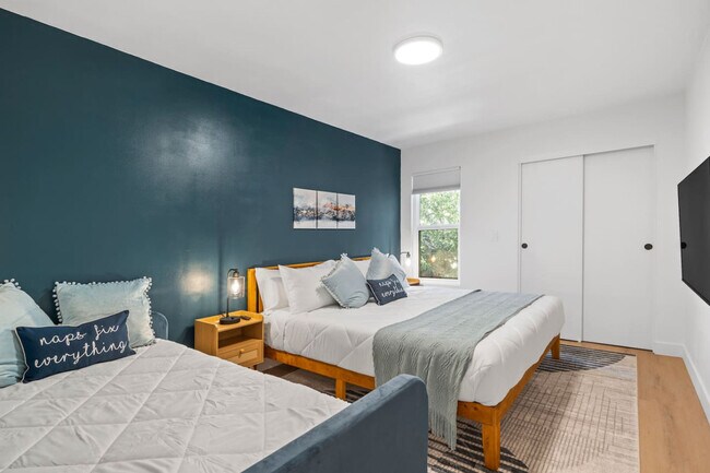 Foto del edificio - 4637 N 8th Pl