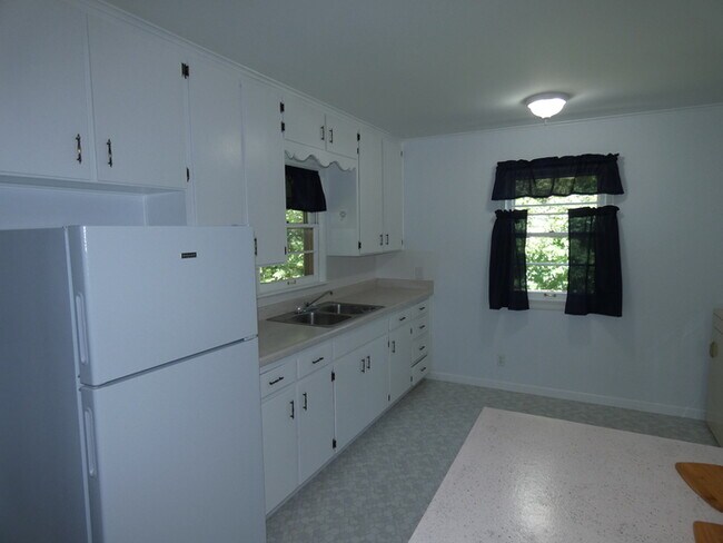 Building Photo - 8108 MO-9