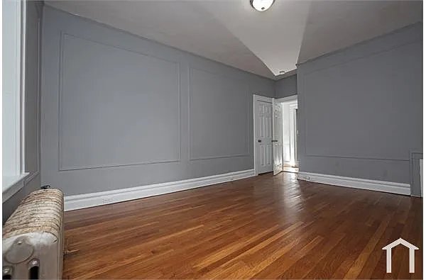 Foto del edificio - 576 Mt Prospect Ave