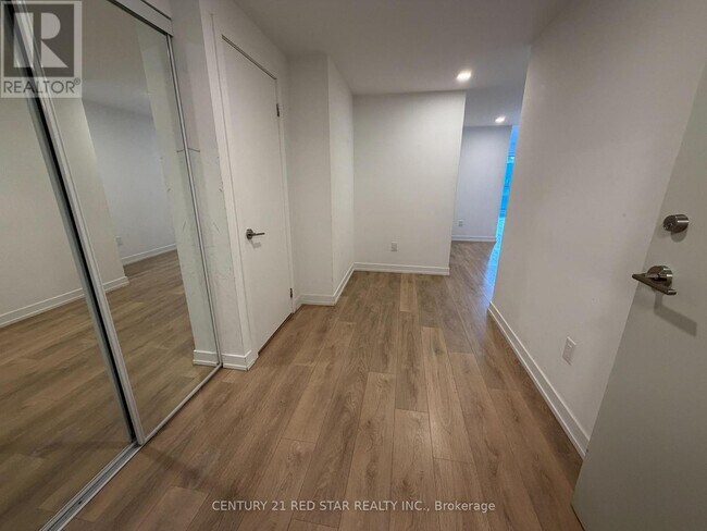 Photo du bâtiment - 1100 Sheppard Ave W