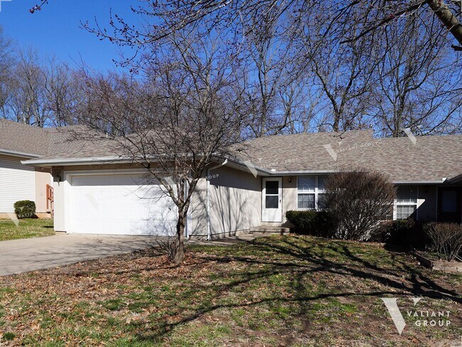 Foto del edificio - Quiet 2 Bedroom, 1.5 Bathroom Duplex in Wi...