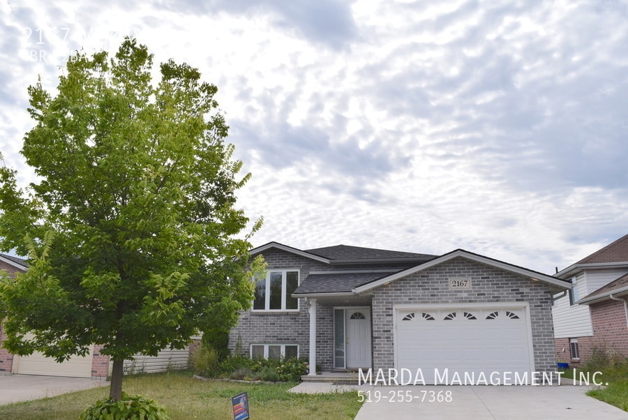 Primary Photo - CHARMING RANCH 4 BED/2BATH - SOUTH CAMERON - PLUS UTILITIES!