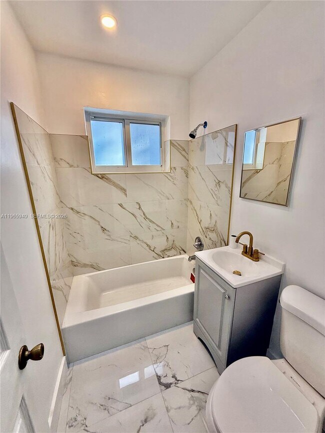 Foto del edificio - 6792 Miramar Pkwy