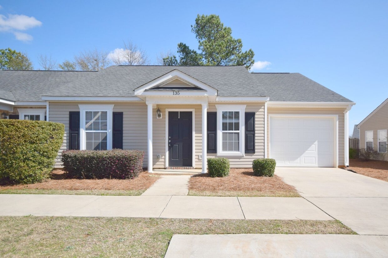 Primary Photo - *AVAILABLE NOW* End Unit Town-home with Su...