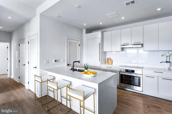 Foto del edificio - 1625 Eckington Pl NE