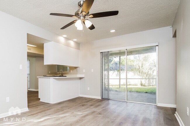 Foto del edificio - 3929 Oak Hammock Dr