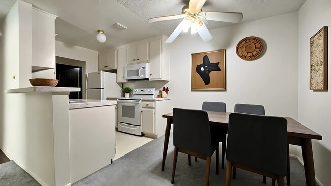 Building Photo - MH 1726 Midvale Ave