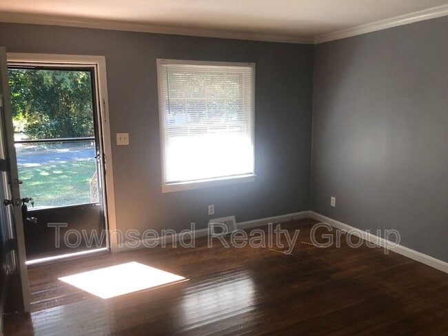 Building Photo - 2133 Jennie Linn Dr