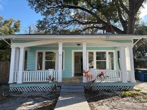 Building Photo - 911 Hart St