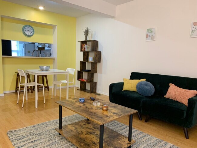 Foto del edificio - 2473 S Brittany Ln