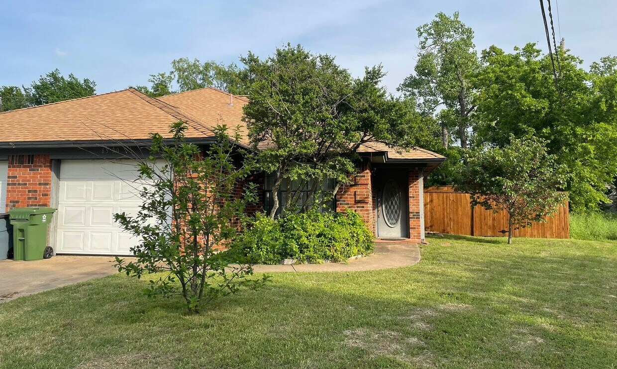 Primary Photo - 8950 Bradley Dr