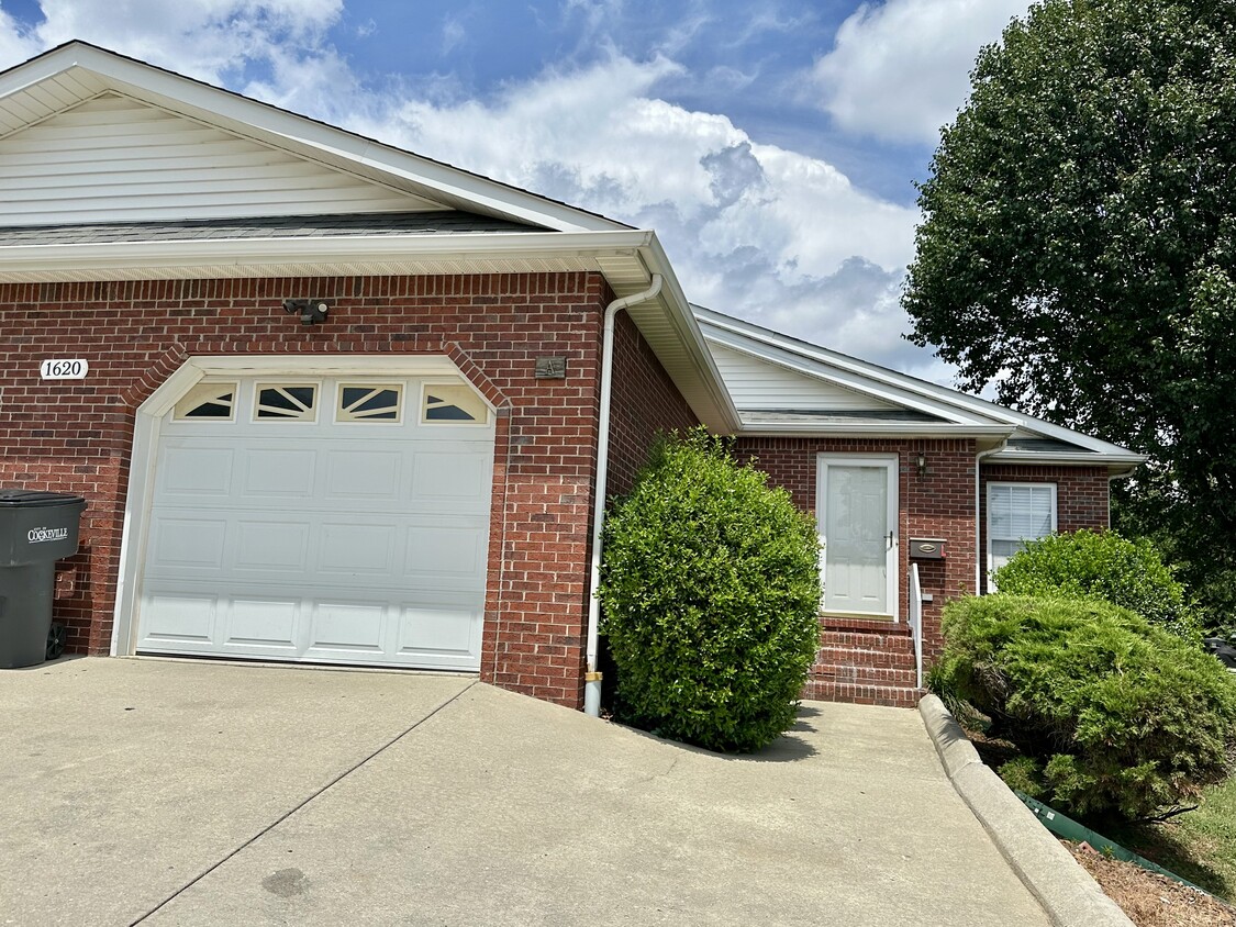 1620 Ridgecrest A - 1620 Ridgecrest Dr