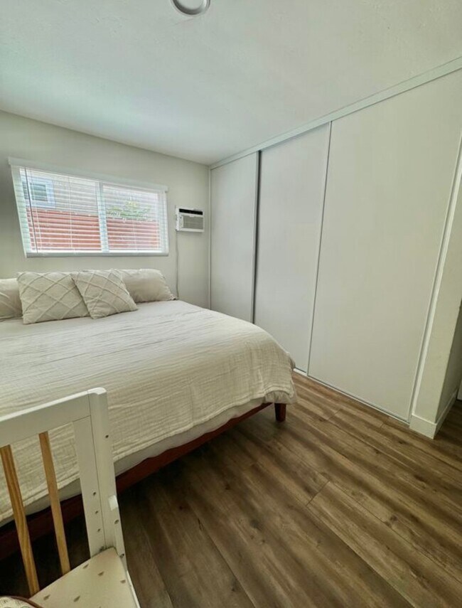 Foto del edificio - 1472 Iris Ave