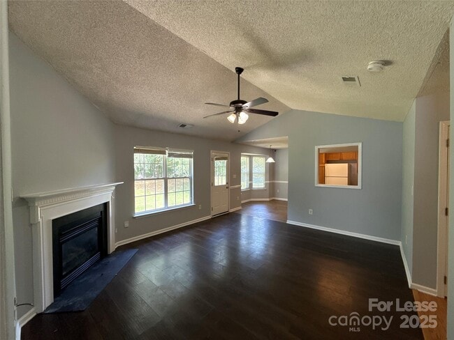 Building Photo - 3025 Longspur Dr