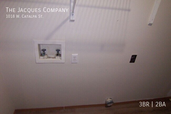 Foto del edificio - 1018 W Catalpa St
