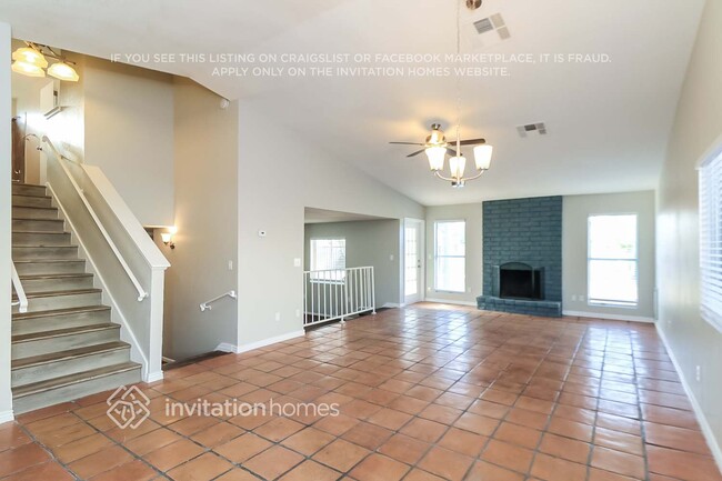 Building Photo - 1808 W Curry Dr