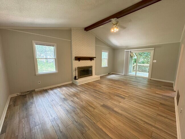 Foto del edificio - 285 High Meadow Dr