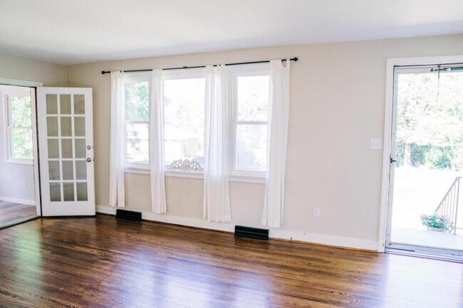 Foto del edificio - 2846 Bon Oaks Lane