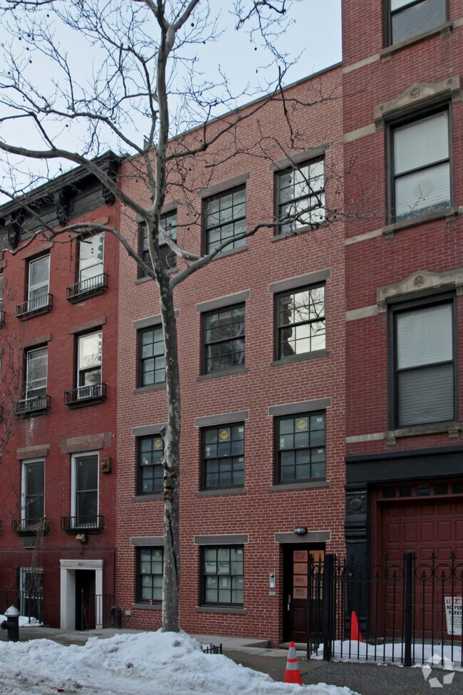 Foto del edificio - 431 W 44th St