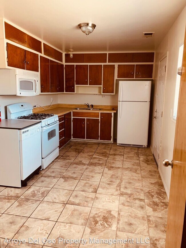 Building Photo - 3 br, 1 bath House - 412 Buena Ventura PL NE