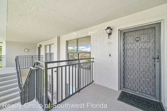 Building Photo - 2 br, 2 bath House - 1200 Commonwealth Cir...