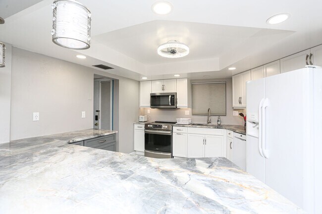 Building Photo - ** TIMBER CREEK AT LELY  ** 2 BED / 2 BATH...