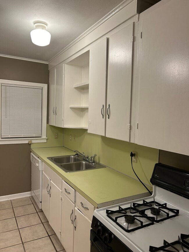 Foto del edificio - 2200 Blackwood Rd