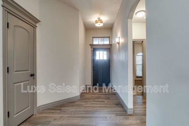 Foto del edificio - 6133 Oxnard St
