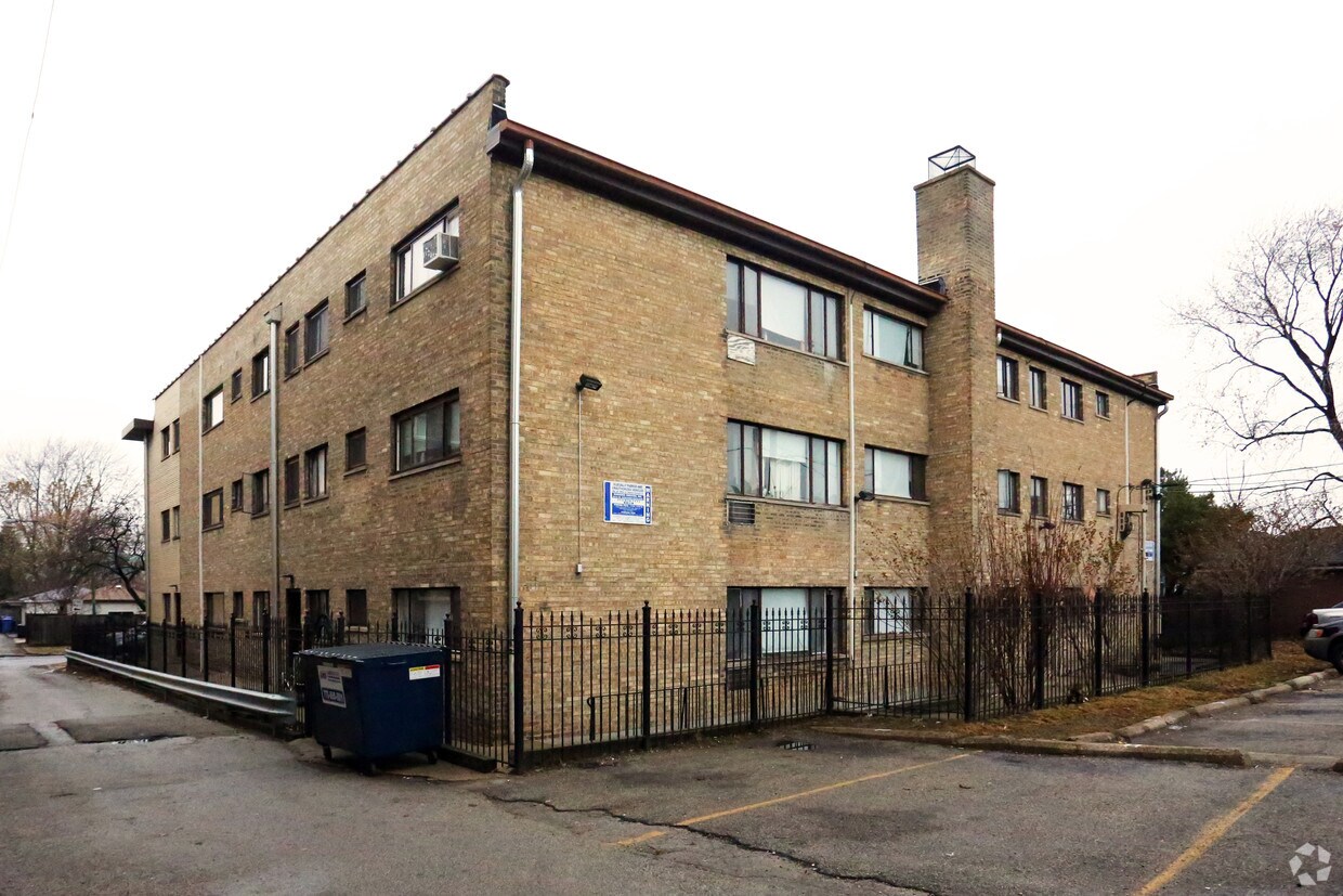 Building Photo - 6715 N Hermitage Ave