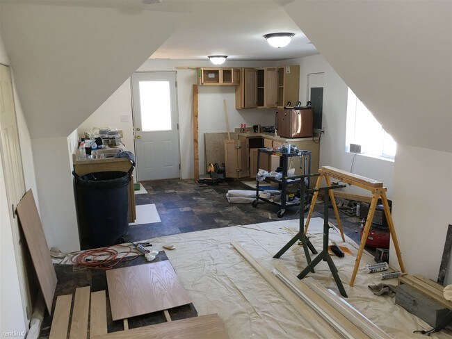 Building Photo - 1 br, 1 bath Apartment - 319 Caroline
