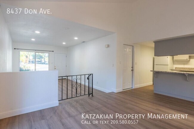 Foto del edificio - Fully Renovated 2-Bedroom 1-Bathroom North...