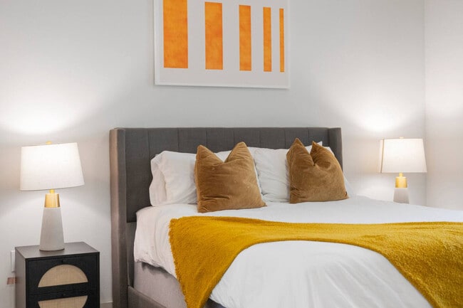 Building Photo - 8122 Midtown Blvd