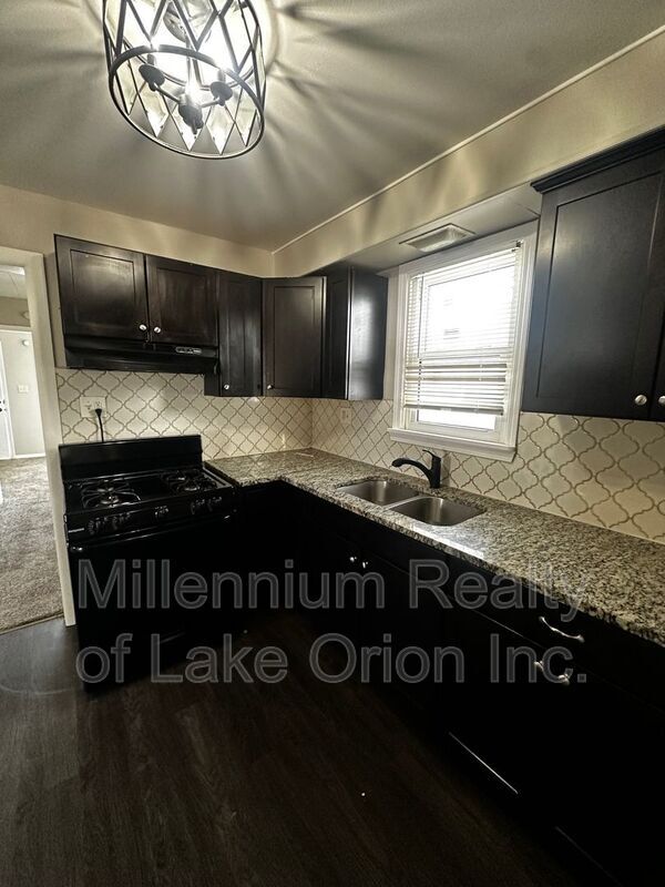 Foto del edificio - 111 W Cornell Ave