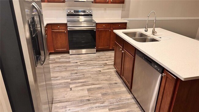 Building Photo - 3335 Castleberry Village Cir