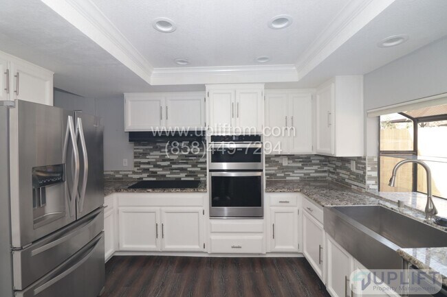 Foto del edificio - Beautiful Spring Valley home, tri floor 4 ...
