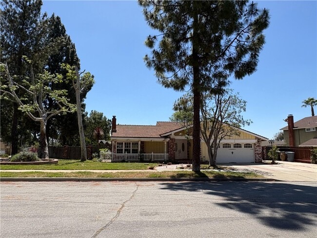 Building Photo - 2490 Michigan Dr
