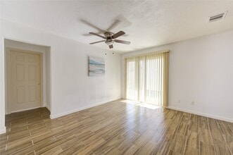 Building Photo - 4403 Willow Beach Dr