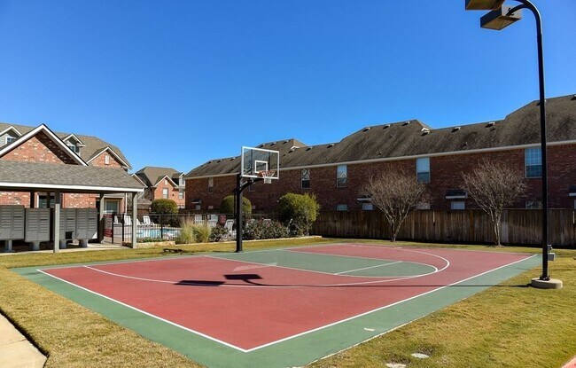 Building Photo - 1001 Krenek Tap Rd