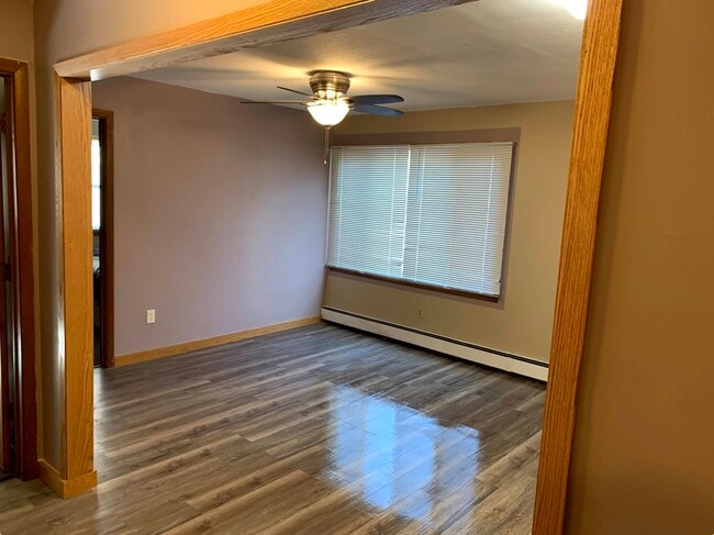 2 bedrooms with ceiling fans - 808 13th Ave SE