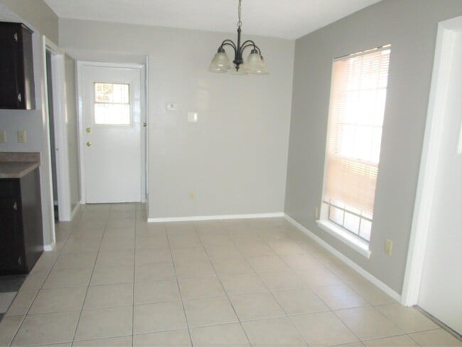 Building Photo - 9423 Turrentine Dr
