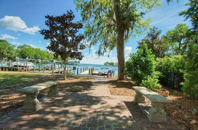 Foto del edificio - 219 Rearden Way