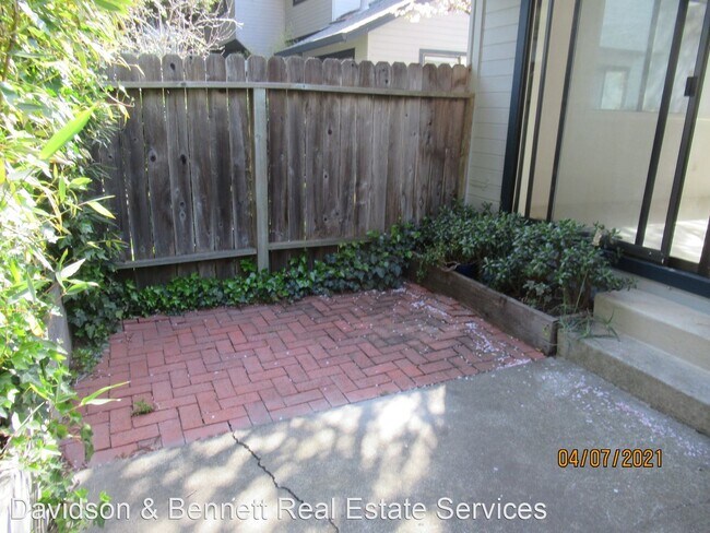 Building Photo - 1 br, 1 bath House - 55 Village Parkway