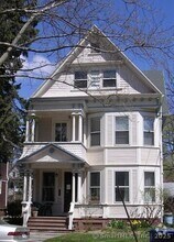Building Photo - 187 Lawrence St