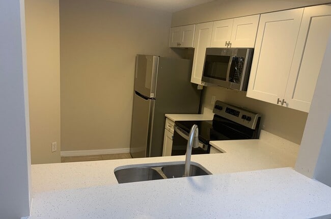 Building Photo - 3 Bed 2 Bath Condo in Orlando For Rent