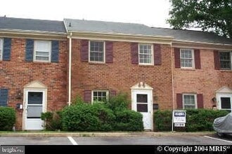 Building Photo - 413 Olde Greenwich Cir