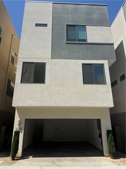 Building Photo - 1654 Pomona Ave